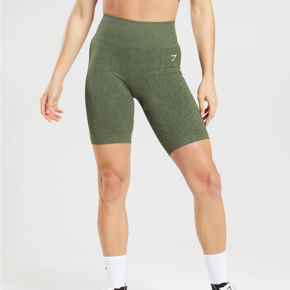 Gymshark Seamless Cycling Short (Adapt Animal in Willow Green/Core Olive) XS